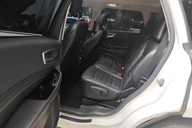 Used Ford Edge 2016 EcoBoost 245 Two-Wheel-Drive Titanium 7-Seater