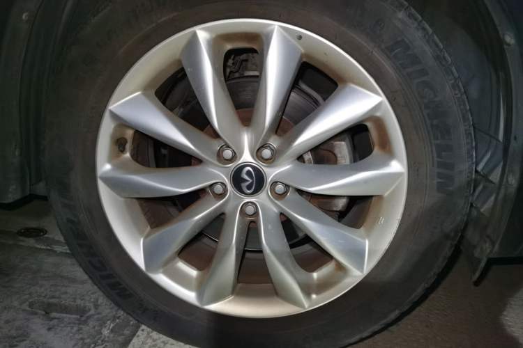 Used Infiniti QX50 2018 2.0T Two-Wheel Drive Fashion Edition Right Front Wheel Hub