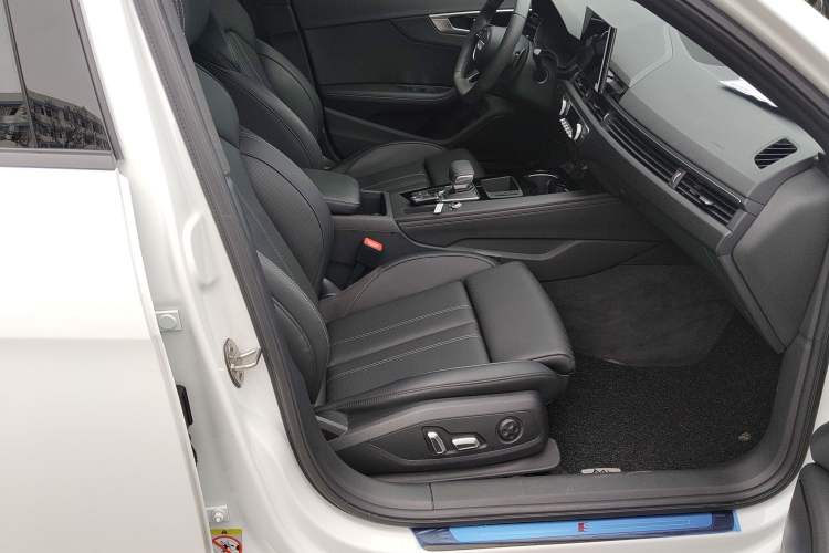 Used Audi A4L 2024 40 TFSI Luxury Dynamic Edition