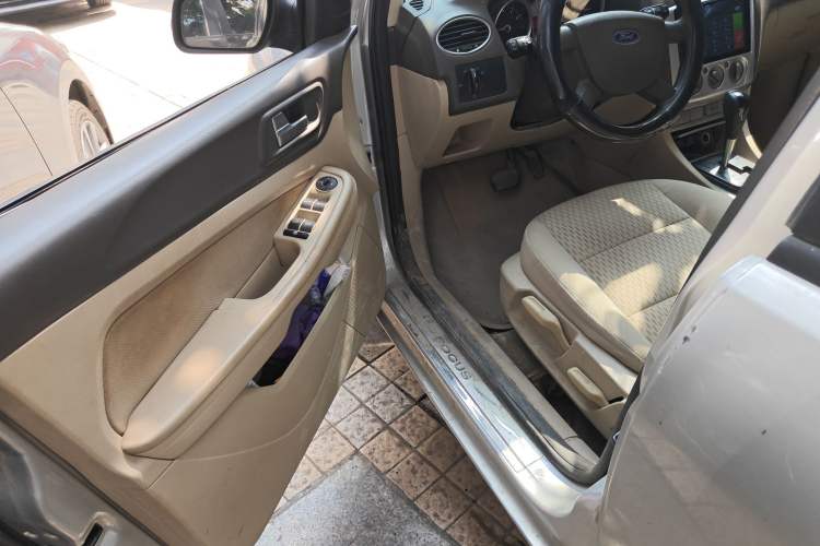 Used Ford Focus 2009 Sedan 1.8L Automatic Fashion Edition