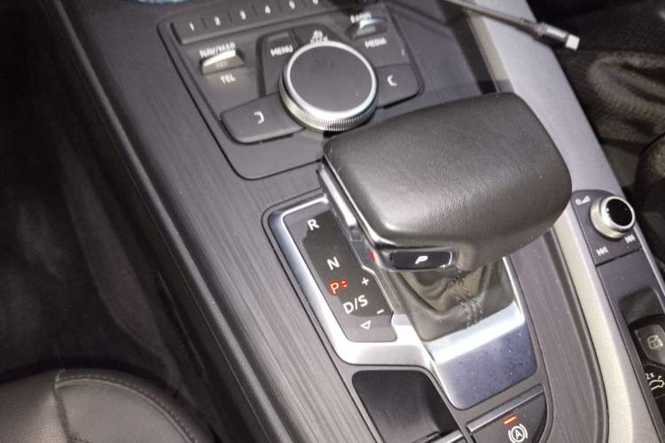 Used Audi A4L 2019 40 TFSI Ambition Version China V
