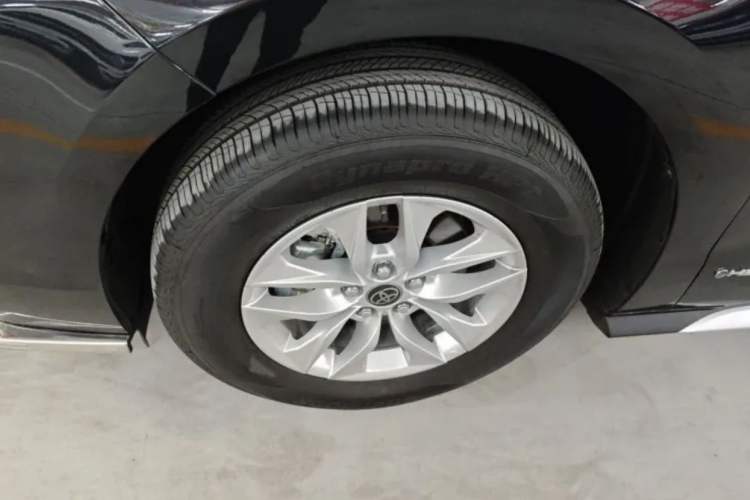 Used Toyota Granvia 2024 2.5L Hybrid Comfort Edition