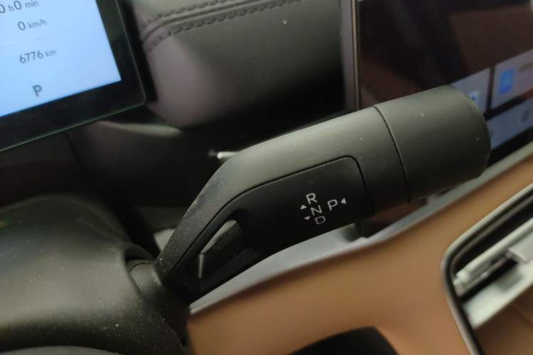 Used Geely Galaxy A7 2025 Model EM-i 150km Exploration+ Edition Gear Lever