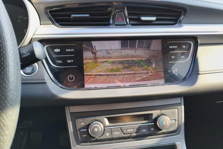 Used Geely Auto Emgrand 2018 1.5L Manual Upward Connect Edition Audio And AC Panel