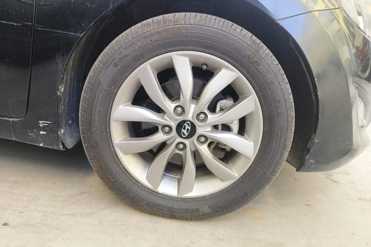 Used Hyundai Elantra (5th Generation / Langdong) 2015 1.6L Manual Leading Model