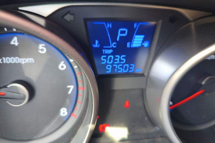 Used Hyundai ix35 2015 2.0L Automatic 2WD Smart Version China V Standard Odometer Close Up