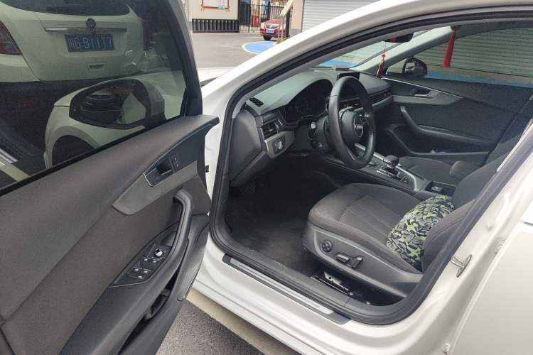 Used Audi A4L 2019 40 TFSI Ambition China VI