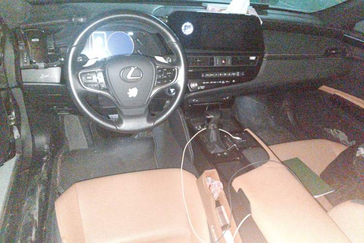 Used Lexus ES 2021 300h Excellence Edition
