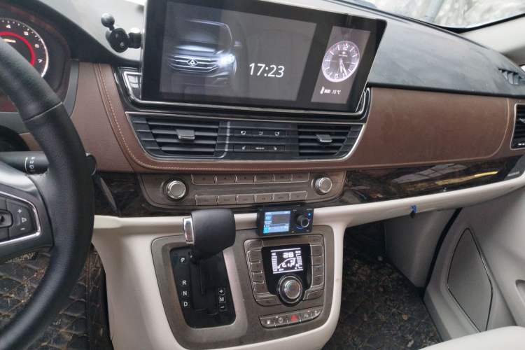 Used SAIC MAXUS G10 2016 2.0T Automatic Luxury Executive Edition
