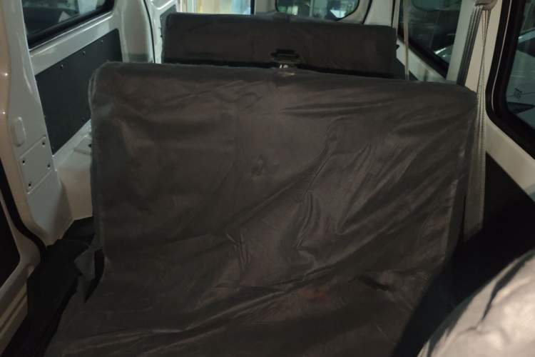 Used CHANGAN KAICHENG Ruixing EM60 2025 Passenger Version Comfort Edition 6 Seats 300 km Range Side-Hinged Doors Left Rear Seat