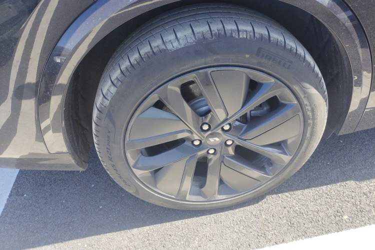 Used Li Auto L8 2023 Pro Model
