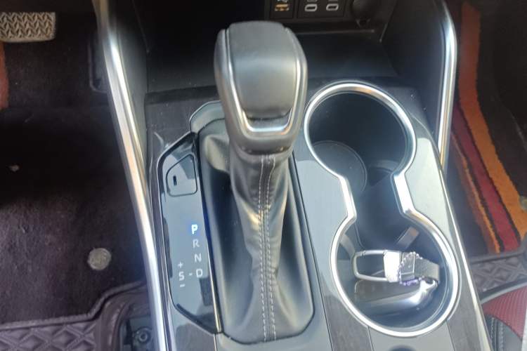Used Toyota Crown Kluger 2023 2.5L HEV Four-Wheel Drive Flagship Edition Gear Lever