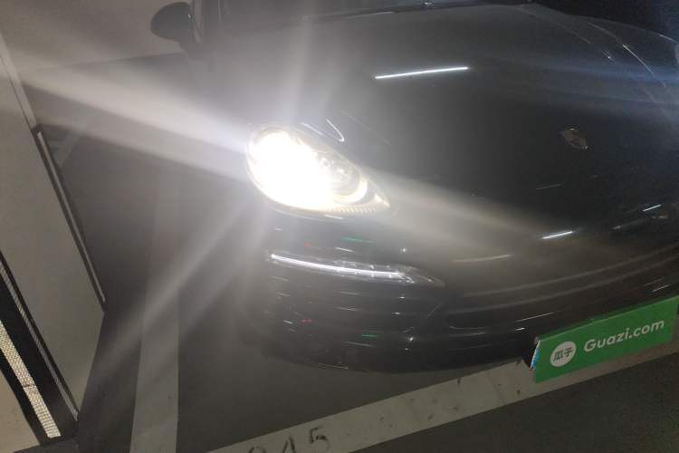 Used Porsche Cayenne 2011 Cayenne 3.0T Right Front Headlight