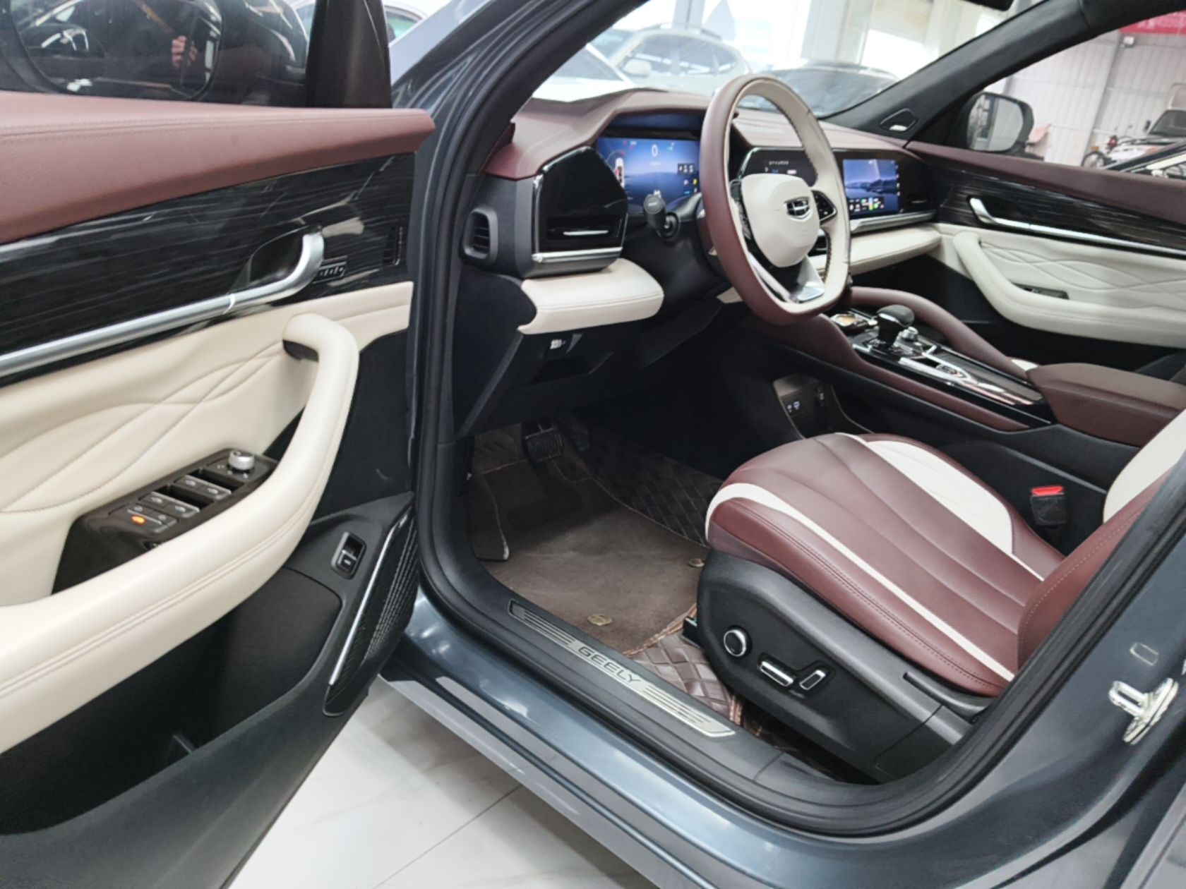 Geely Auto Monjaro L 2021 2.0TD DCT EVO Two-Wheel Drive Smart Luxury Version — снимка 18