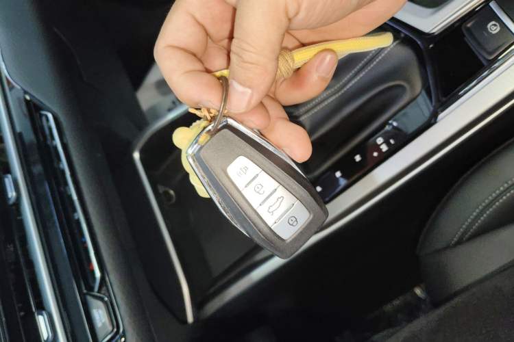 Used Geely Auto Emgrand 2026 Model 4th Generation 4 Millionth Anniversary Edition 1.5L CVT Feiyue Edition Vehicle Key