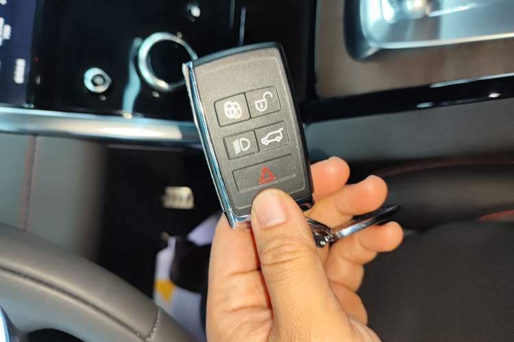 Used Land Rover Discovery Sport New Energy 2022 P300e Performance Tech Edition
