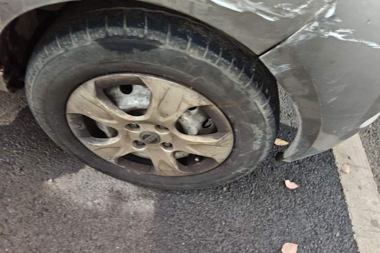 Used Jinbei New Hiace X30L 2016 1.3L Wealth Edition DLCG12 Right Front Wheel Hub