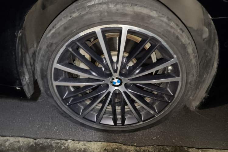 Used BMW 5 Series 2022 Second Facelift 530Li Leading Edition M Sport Package
