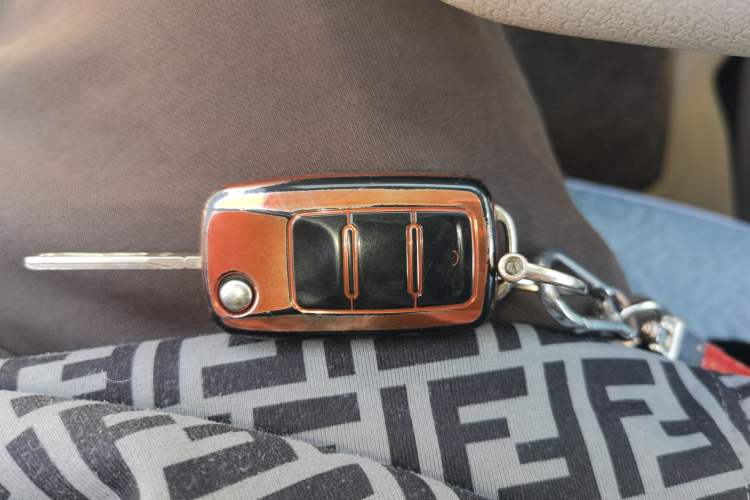 Used Volkswagen Jetta 2015 Value Edition 1.6L Manual Fashionable Style Vehicle Key