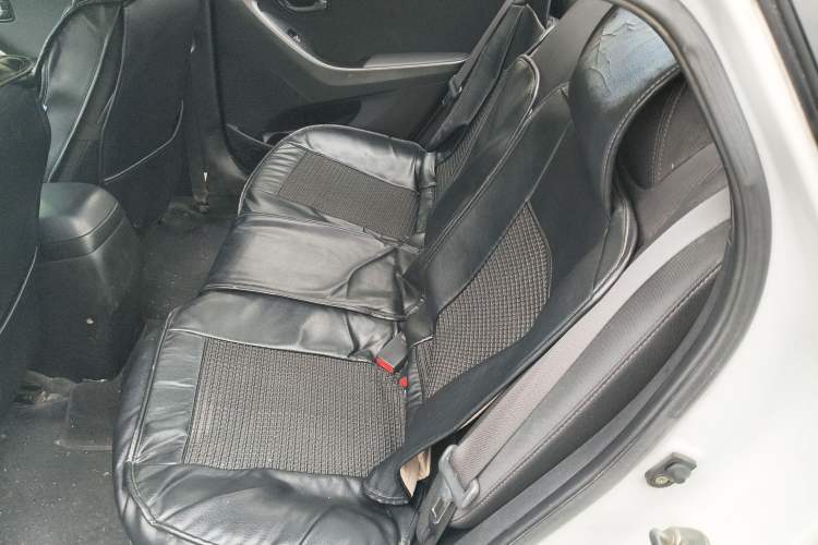 Used Hyundai Elantra (5th Generation / Langdong) 2015 1.6L Automatic Fashion Model Left Rear Seat