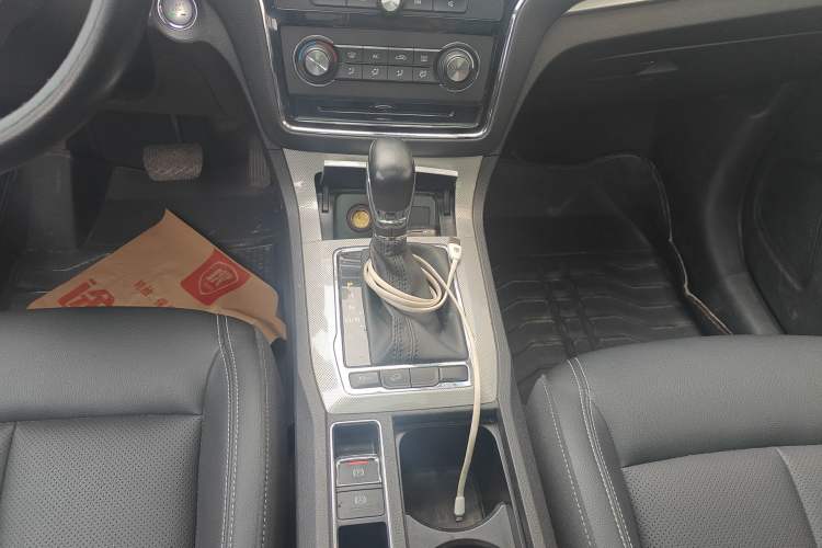 Used Roewe RX5 2018 20T Two-Wheel Drive Automatic Flagship Edition