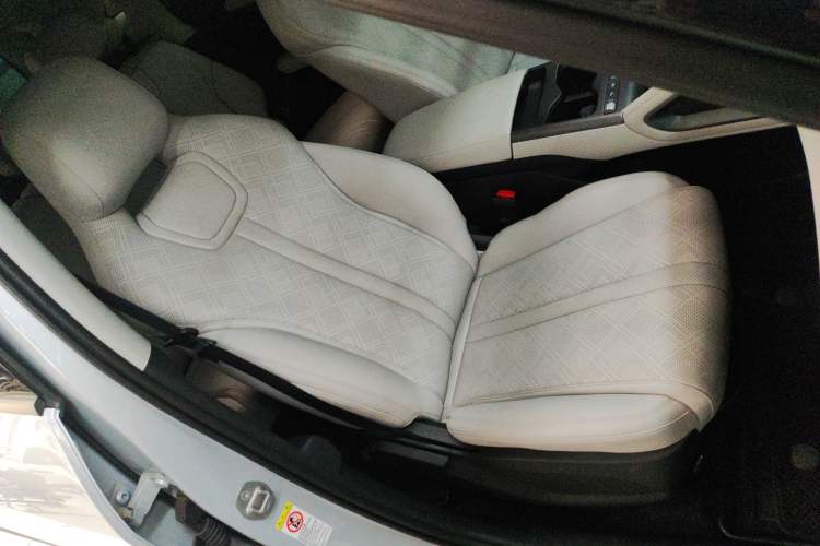 Used BYD Yuan UP 2025 Intelligent Driving Version 401 km Leading Edition