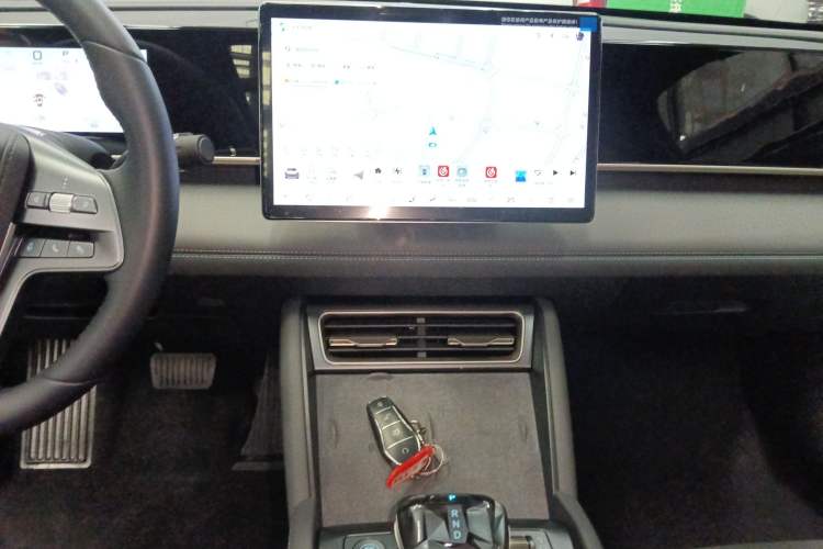 Used BYD Qin L 2025 DM-i Smart Drive 120KM Superior Model Audio And AC Panel