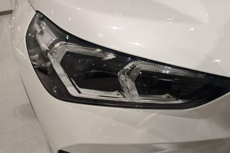 Used BMW iX1 2023 xDrive30L X Design Package Right Front Headlight