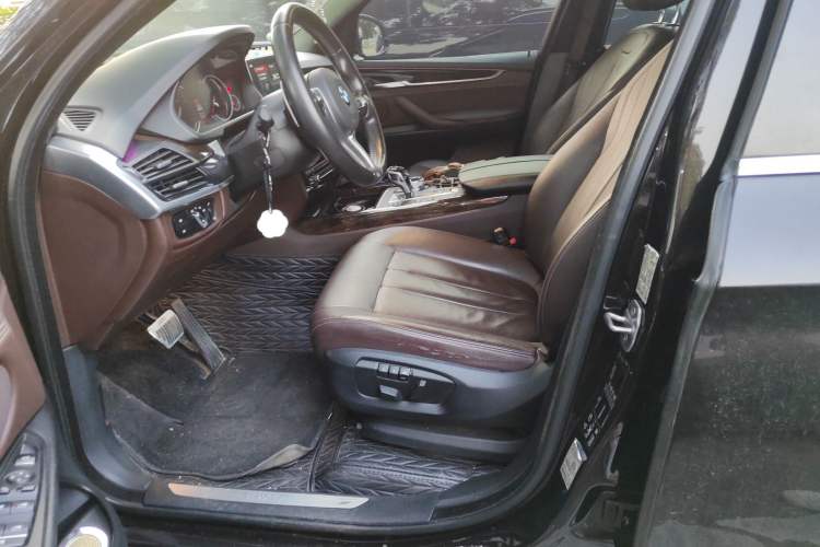 Used BMW X5 2017 xDrive28i
