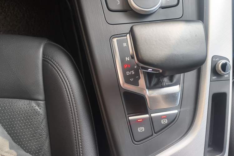 Used Audi A4 2017 45 TFSI allroad quattro Fashion Edition Gear Lever