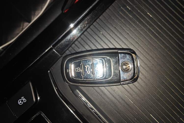 Used Volkswagen Phideon 2018 380TSI Two-Wheel Drive Business Edition Vehicle Key