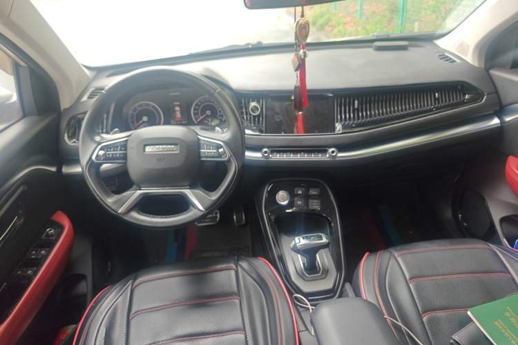 Used Haval H2s 2017 Blue Label 1.5T Dual-Clutch Luxury Model Center Console