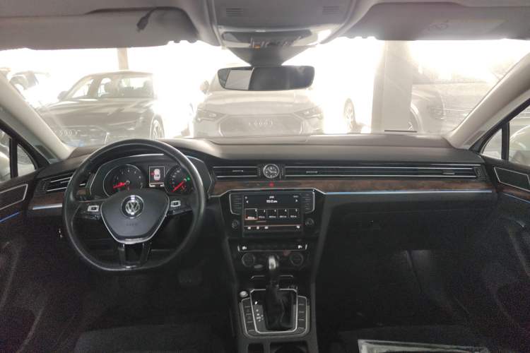 Used Volkswagen Magotan 2017 380TSI DSG Prestige Edition
