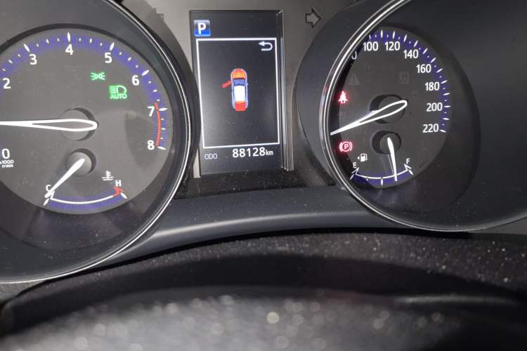 Used Toyota IZOA 2020 2.0L Enjoy Edition Odometer Close Up