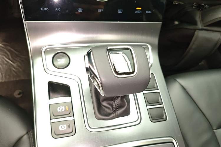 Used Hongqi H5 2022 Classic Model 1.8T Automatic Smart Connect Flagship Edition