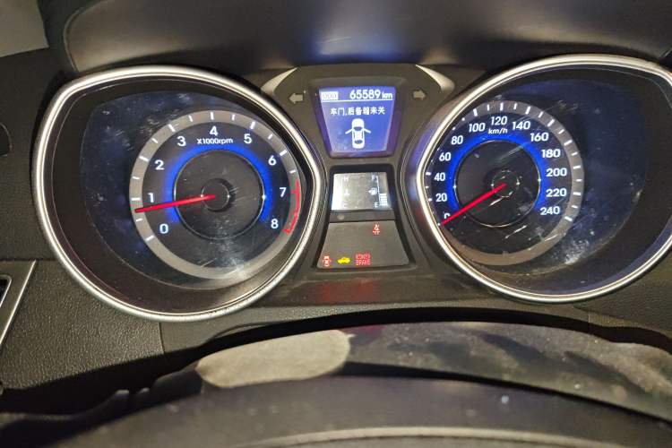 Used Hyundai Elantra (5th Generation / Langdong) 2016 1.6L Manual Luxury Model
