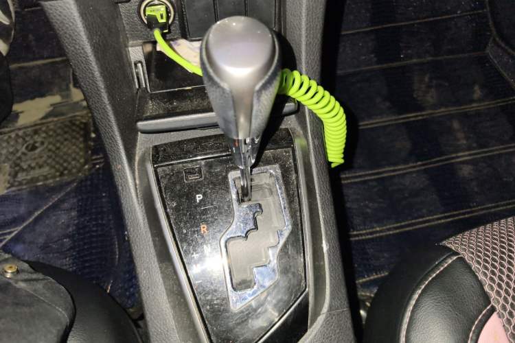 Used Toyota Corolla 2014 1.6L CVT GL-i Gear Lever