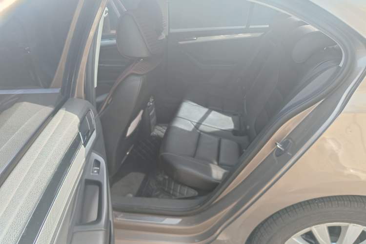 Used Volkswagen Sagitar 2015 1.6L Automatic Comfort Model Left Rear Seat