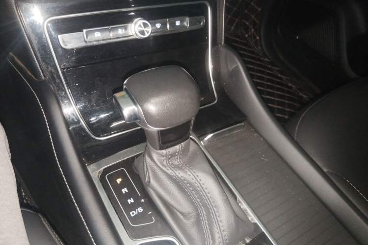 Used Roewe RX8 2019 30T Two-Wheel Drive Supreme Flagship Edition