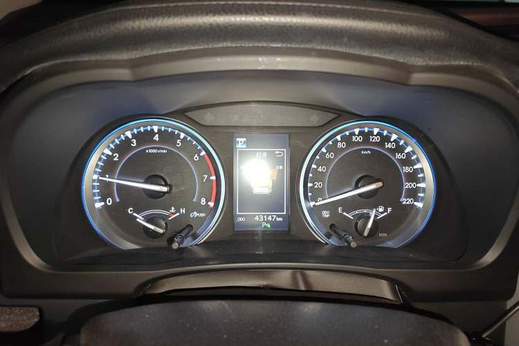 Used Toyota Highlander 2018 2.0T Four-Wheel Drive Prestige Version 7 Seats China V Emission Standard Instrument Cluster