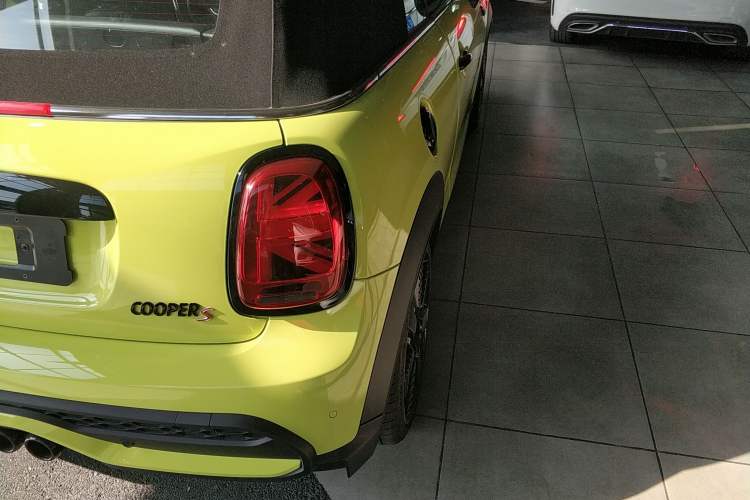 Used MINI MINI 2023 Revised 2.0T COOPER S CABRIO Artist