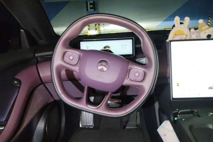 Used Nio ET5 2024 75 kWh Steering Wheel