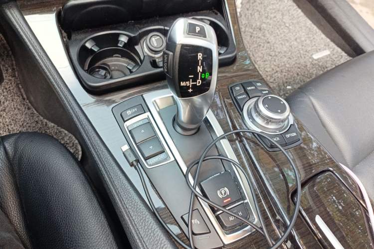 Used BMW 5 Series 2012 530Li Leading Model
