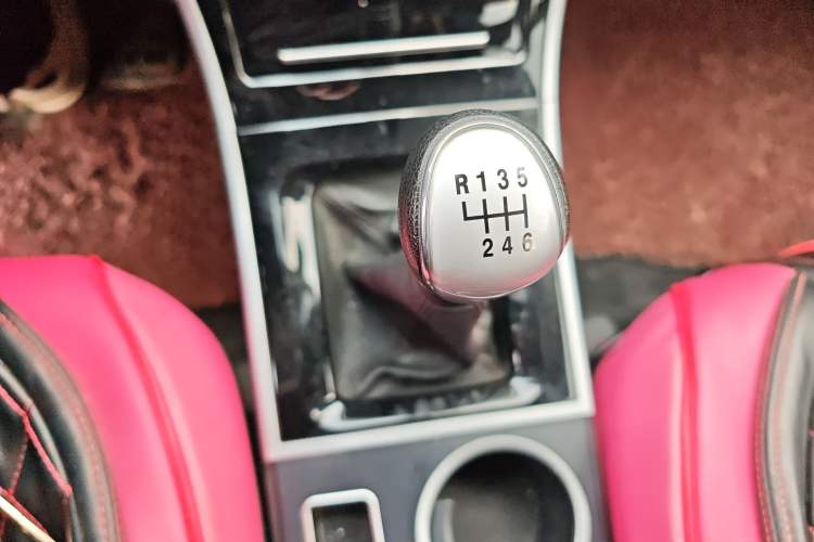 Used Haval H2 2016 Red-Label 1.5T Manual Two-Wheel Drive Luxury Model