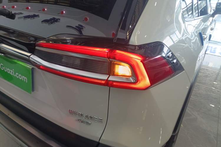 Used Toyota Wildlander 2022 2.0L CVT Four-Wheel Drive Luxury Edition Right Rear Taillight