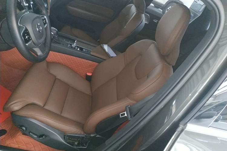 Used Volvo XC60 2021 T5 4x4 Smart Luxury Edition
