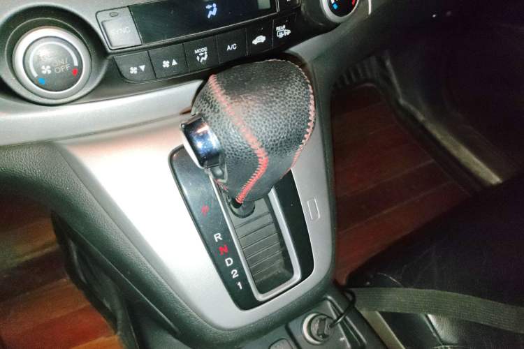 Used Honda CR-V 2012 2.4L four-wheel drive luxury version