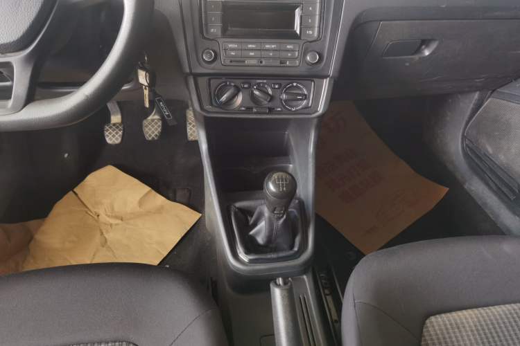 Used Volkswagen Santana 2016 1.6L Manual Fashion Edition