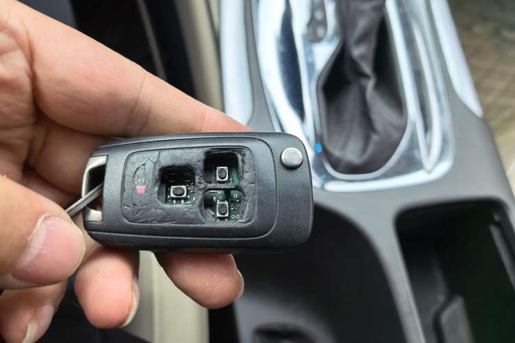 Used Buick Regal 2012 2.0L Luxury Edition Vehicle Key