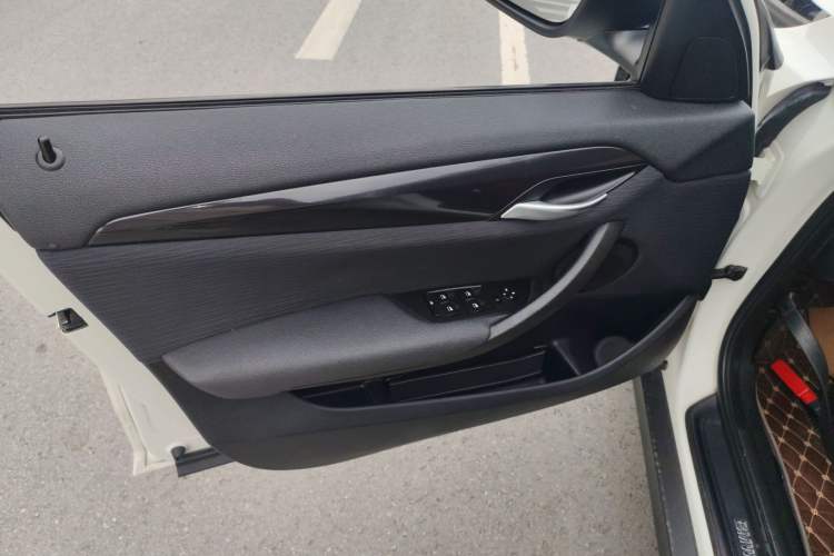 Used BMW X1 2015 sDrive18i Fashion Upgrade Edition
